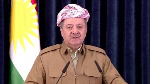 Serok Barzanî serxweşiyê li malbatên qurbaniyên Sinê dike